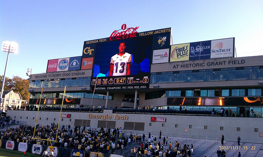 Picture of Tevin Washington on Jumbotron at Bobby Dodd Stadium